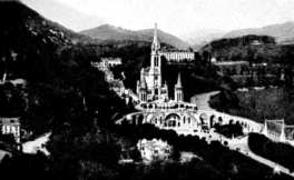 Lourdes. La basilique.